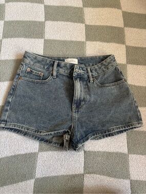 PacSun Women's High-Waist Denim Shorts in Washed Blue